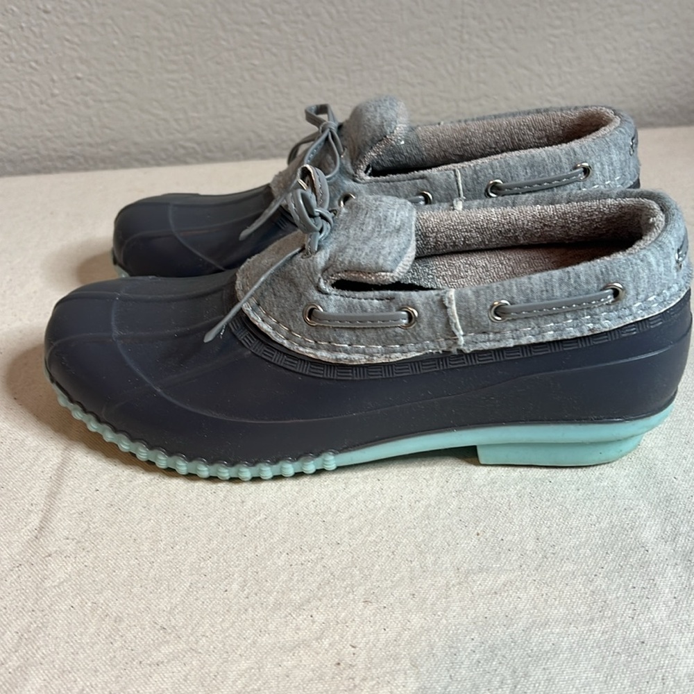 🛍️ 4 for $25 Outdoors Duck Shoes Women’s Size 7M Gray & Navy Rain Loafers - Picture 5 of 8